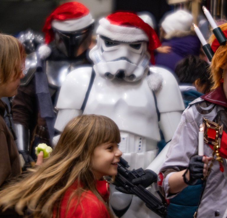 Julmarknad barn stormtrooper julmössa.jpg