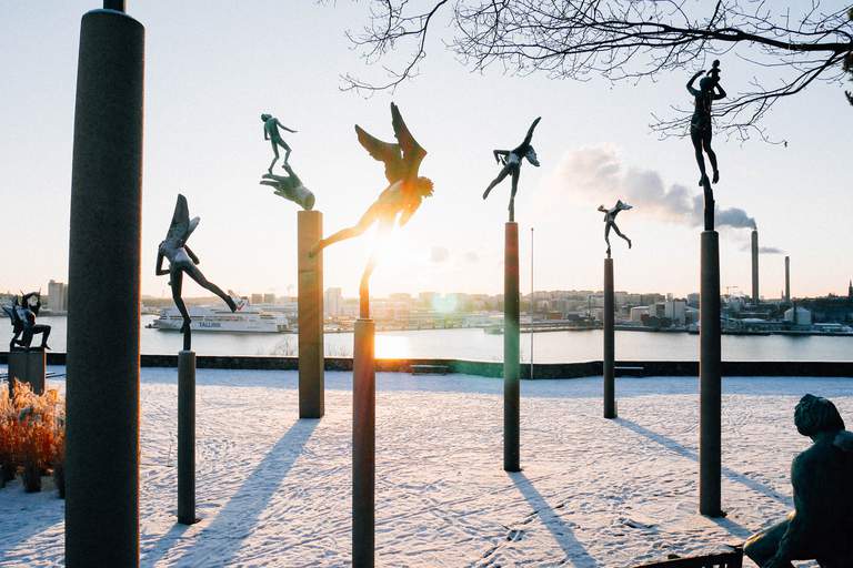 Skulpturparker i Stockholm. Millesgårdens skulpturpark på Lidingö, vintertid.