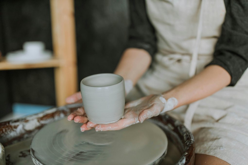 Pottery wheel throwing